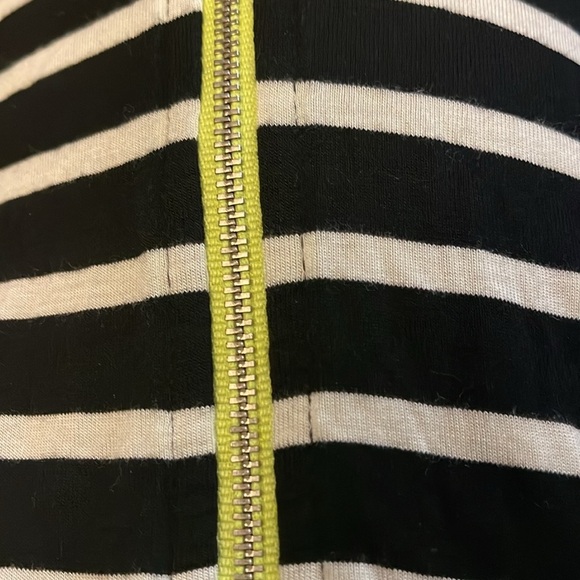 Fenn Wright Manson Stripped Top W/Back Zipper. Size Large. GUC - Picture 4 of 4